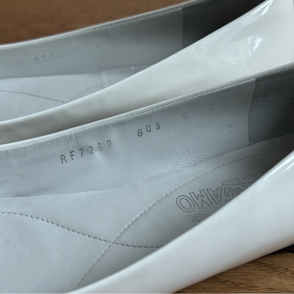 Ferragamo Varina Patent Leather Ballet Flats - Size 9 - EUC+ - Black & White - Picture 4 of 14
